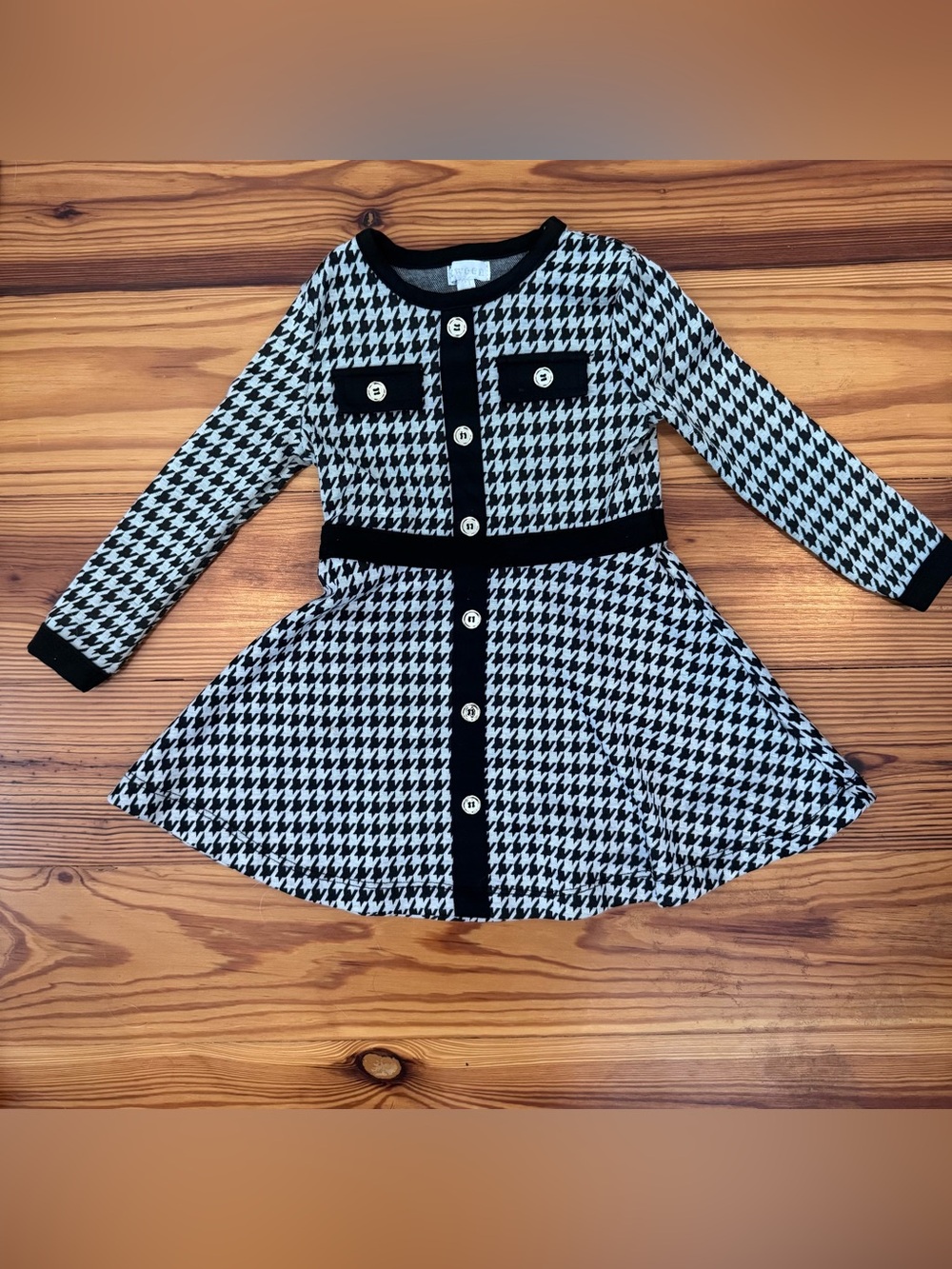 btween 2T Black and White Houndstooth Knit Dress Gold buttons EUC